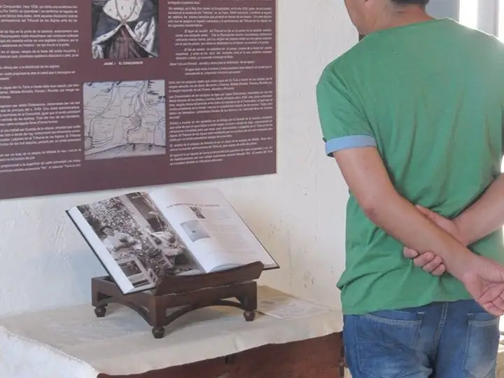 Exposició fotogràfica «Triant xufes»