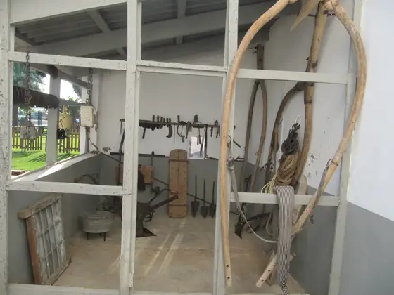 Sala de herramientas de labranza en la alquería