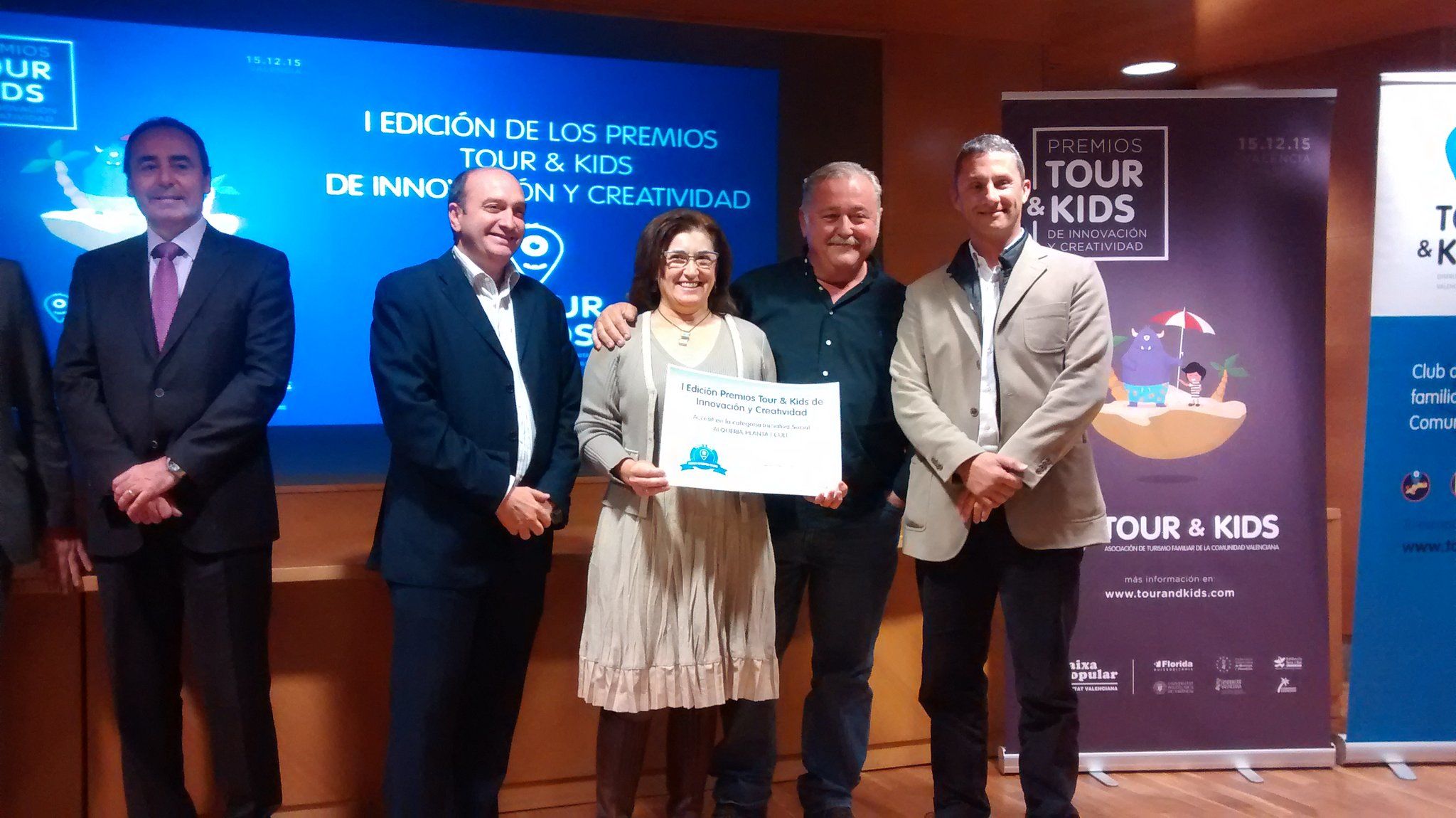 entrega premios tours & kids